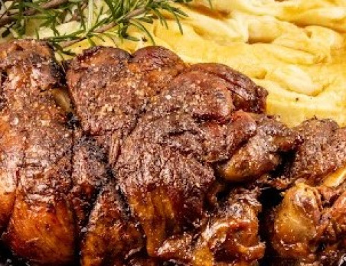 Un gigot de sept heure à préparer et découpé par M. Boul