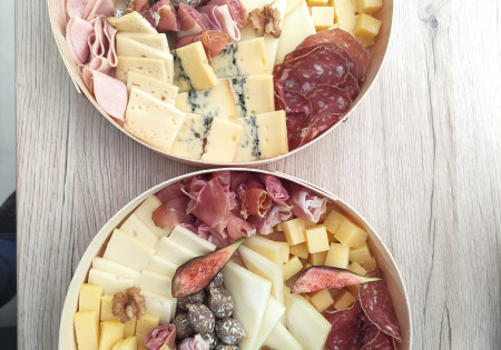 Votre boucher de proximité vous propose des plateaux fromage, charcuterie, raclette